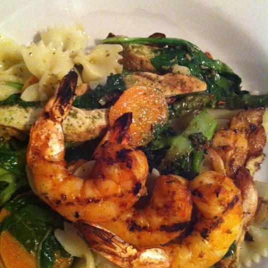 Foto tirada no(a) Antonio’s Italian Grill &amp; Seafood por Martin R. em 5/8/2012