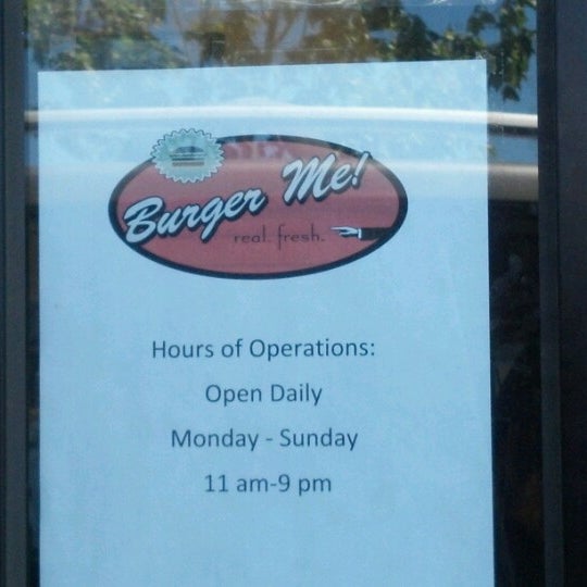 Foto diambil di Burger Me oleh Amber P. pada 6/28/2012