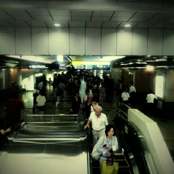大阪駅 中央改札口 5 Tips From 4936 Visitors