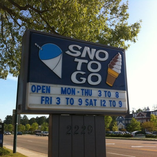 รูปภาพถ่ายที่ Sno-To-Go โดย Patrick H. เมื่อ 4/14/2012