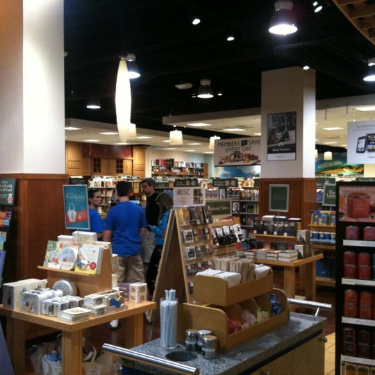 Barnes Noble Oviedo Crossing The Market Place 10 Tips From 610 Visitors Barnes Noble Oviedo Crossing The Market Place 10 Tips From 610 Visitors