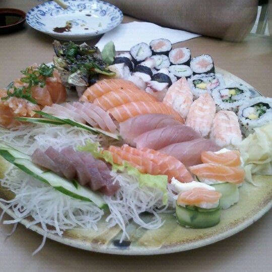 Снимок сделан в Restaurante Irori | 囲炉裏 пользователем Dario S. 4/8/2012
