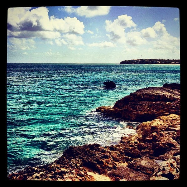 Foto tirada no(a) Four Seasons Resort and Residences Anguilla por Scott D. em 4/29/2012