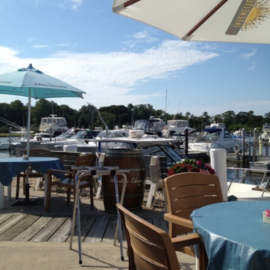 Meeting House Creek Inn (Now Closed) Seafood Restaurant in Aquebogue