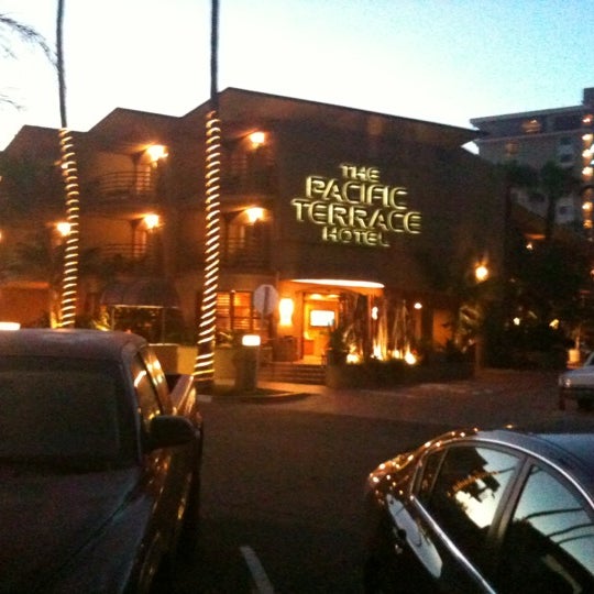 4/16/2012にMichael R.がPacific Terrace Hotelで撮った写真