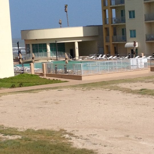 รูปภาพถ่ายที่ La Copa Inn Beach Hotel โดย Andrés D. เมื่อ 4/27/2012