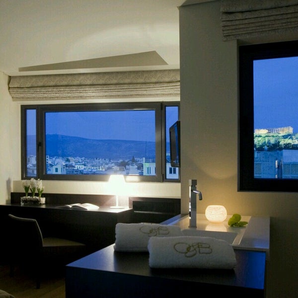 Photo prise au O&amp;B Athens Boutique Hotel par oandb a. le7/17/2012