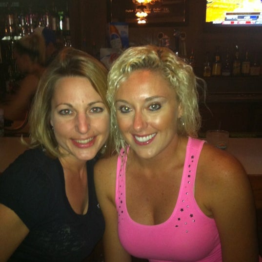 Photo taken at Tanner&#39;s Bar &amp; Grill- Lenexa by Chelsie D. on 3/14/2012