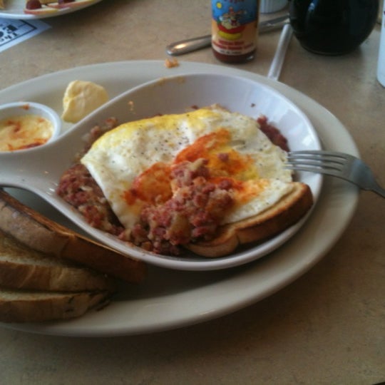 6/24/2012にGabriel &quot;Bosco&quot; G.がThe Egg &amp; I Restaurants- McAllenで撮った写真