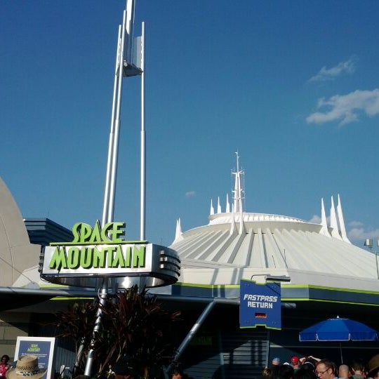 Tomorrowland - Theme Park Ride / Attraction