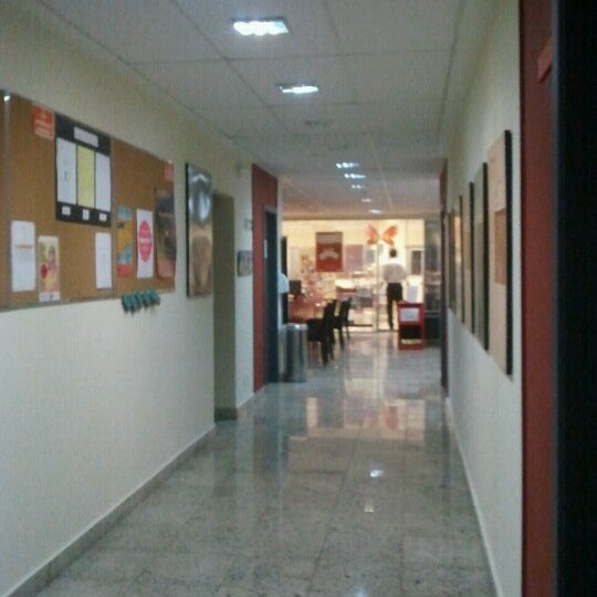 รูปภาพถ่ายที่ Instituto Cervantes โดย Julio L. เมื่อ 7/3/2012