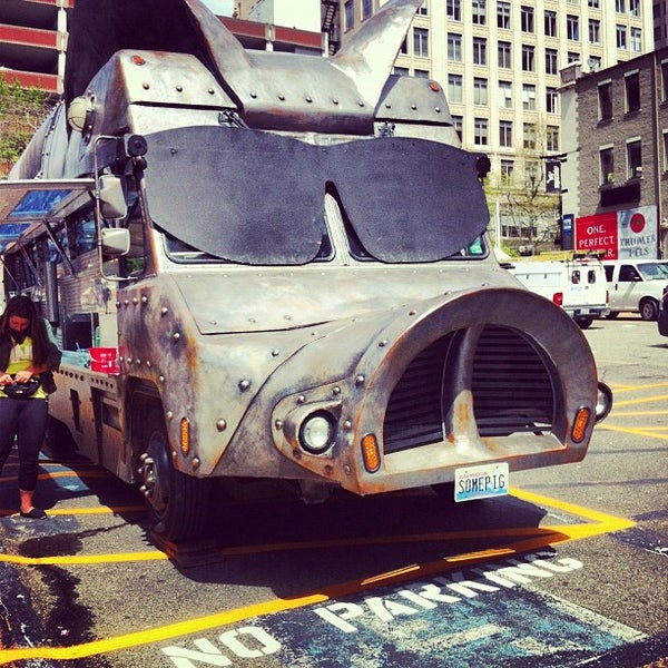 รูปภาพถ่ายที่ Maximus / Minimus โดย Ryan S. เมื่อ 5/7/2012