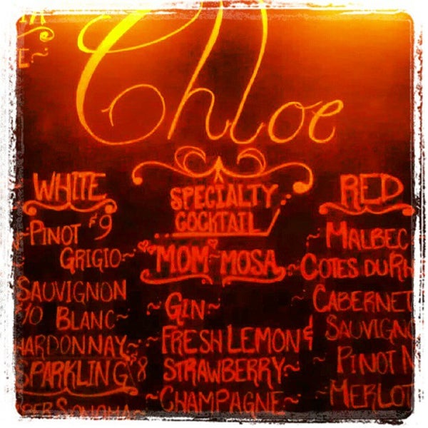 รูปภาพถ่ายที่ Bar Chloe โดย Greg B. เมื่อ 5/13/2012