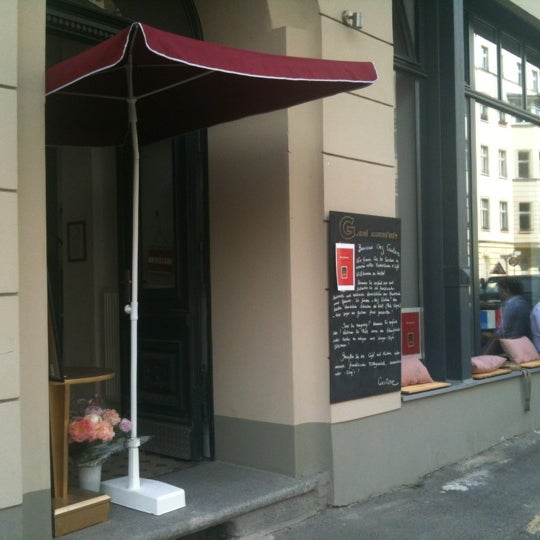 รูปภาพถ่ายที่ Chez Gustave โดย Oliver F. เมื่อ 5/21/2012