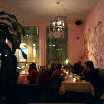 4/22/2012 tarihinde Dana M.ziyaretçi tarafından Chez Delmo'de çekilen fotoğraf