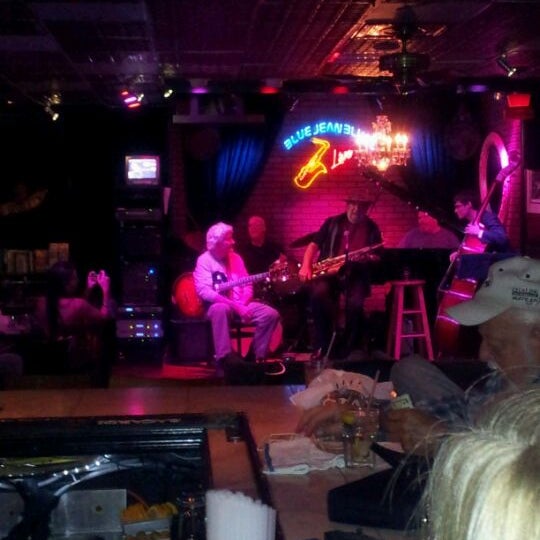 Photo taken at Blue Jean Blues by ᴡ S. on 2/14/2012