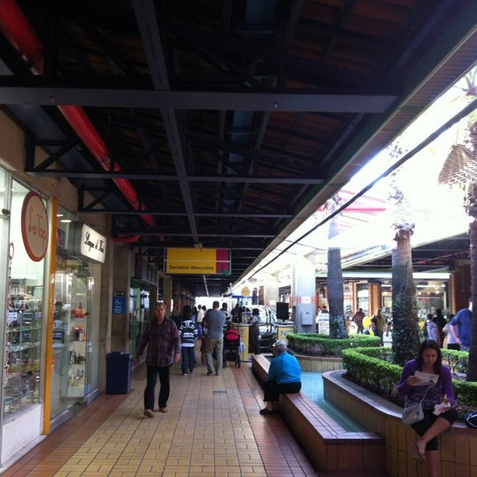 Foto tirada no(a) Unimart Shopping por Romina H. em 6/9/2012