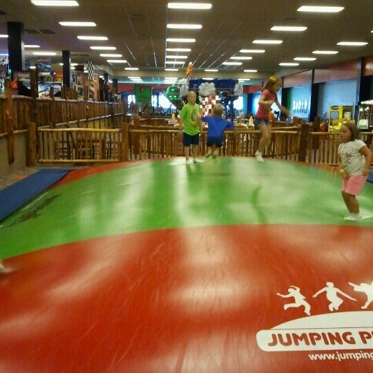 Photo taken at Knuckleheads Trampoline Park • Rides • Bowling by Chrissy on 6/21/2012