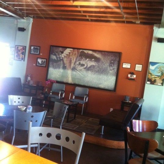 4/6/2012 tarihinde Angel P.ziyaretçi tarafından Xylo Bistro Cafe'de çekilen fotoğraf