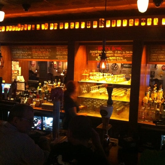 รูปภาพถ่ายที่ Rudy&#39;s Bar โดย Thomas E. เมื่อ 6/20/2012