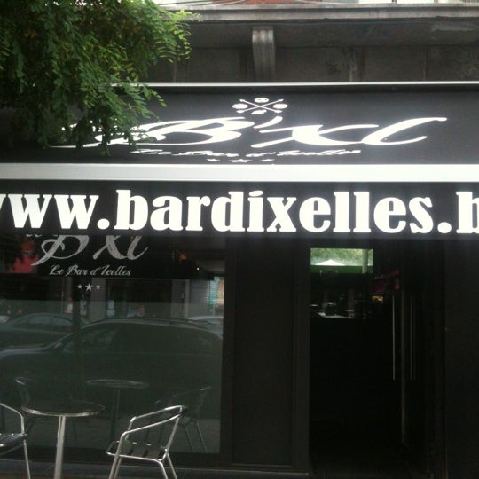Photo taken at Le Bar d&#39;Ixelles by Nicolas D. on 7/27/2012
