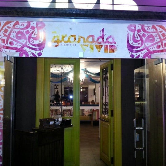 Foto scattata a Vivid Restaurant &amp; Cafe Lounge da Alaa T. il 7/29/2012