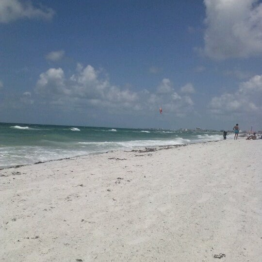 Photos at Caddy's On The Beach Sunset Beach 89 tips