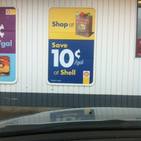 Das Foto wurde bei Shell Gas Station von Aimee F. am 1/21/2012 aufgenommen