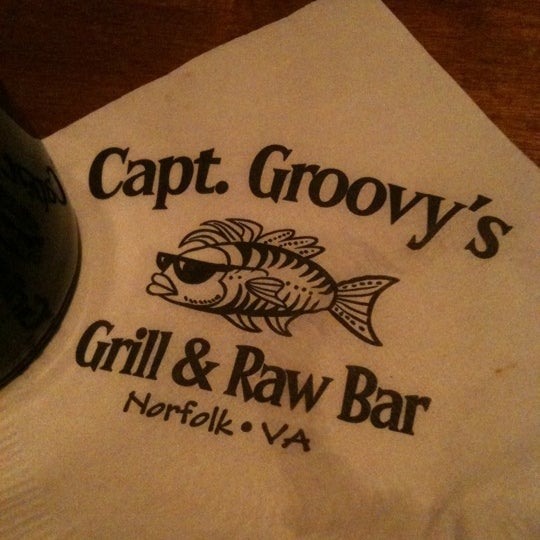 Снимок сделан в Captain Groovy&#39;s Grill and Raw Bar пользователем Bryan B. 2/21/2011