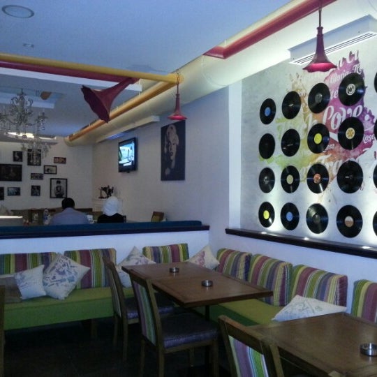 Снимок сделан в Vivid Restaurant &amp; Cafe Lounge пользователем Alaa T. 7/2/2012