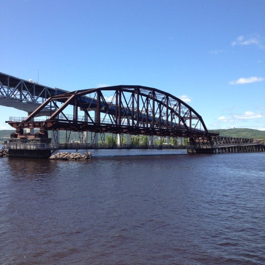 Глаз по мостом. Крым мост wallpaper. Йеллоустоун рыбалка. Fish bridge. Мостик рыбака.