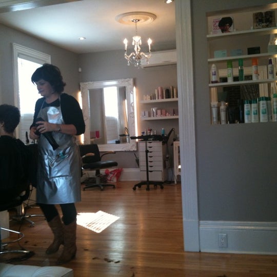 Flaunt Hair Salon West End Halifax, NS