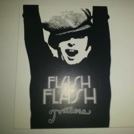 Das Foto wurde bei Flash Flash Madrid von Antonio C. am 11/26/2011 aufgenommen