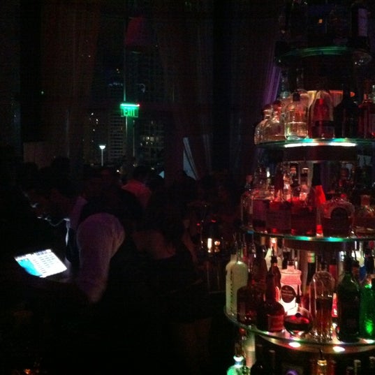 Foto tomada en Kyma Lounge  por Ashley S. el 4/27/2012