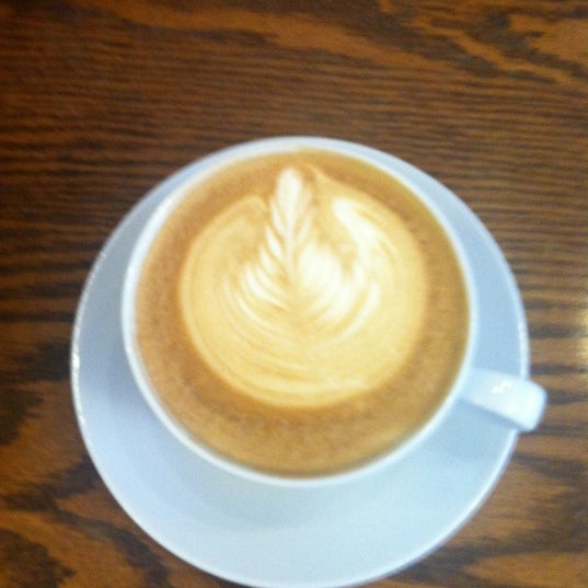 Foto diambil di Flying Fish Coffee &amp; Tea oleh Miriam M. pada 6/17/2012