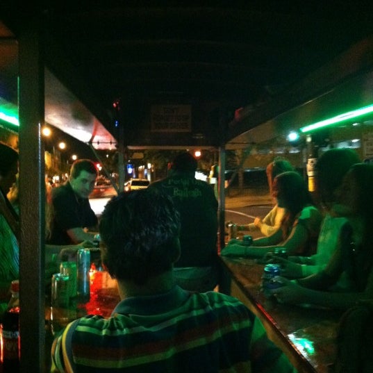 Foto diambil di Trolley Pub oleh Sam Y. pada 6/8/2012