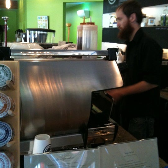 Das Foto wurde bei OCF Coffee House von Mark W. am 9/30/2011 aufgenommen