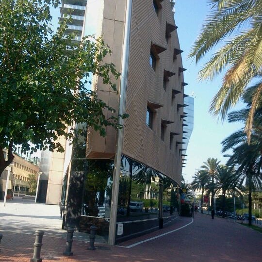 Institut Municipal d'Hisenda La Vila Olimpica del Poblenou 7 tips de 206 visitantes