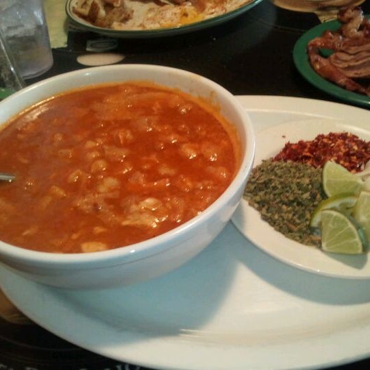 รูปภาพถ่ายที่ Zocalo Restaurant &amp; Bar โดย Jake M. เมื่อ 1/21/2012
