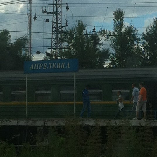 Станция апрелевка августовская 8. Жд апрелевка. Эд4м 0493. Апрелевка станция электрички. Электричка 6809 фото.