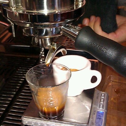 Foto tirada no(a) The Espresso Bar por Nathan em 8/1/2012