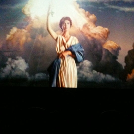 Platinum Theatres Movie Theater in Dinuba