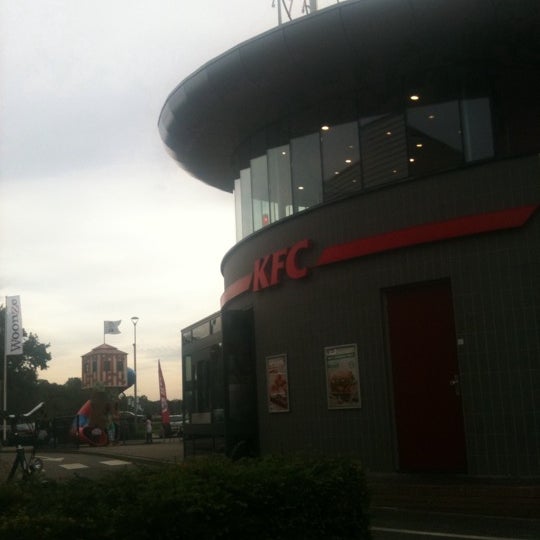 Foto tomada en KFC  por Floris v. el 9/10/2011