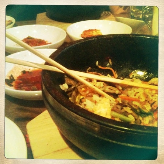 3/24/2012 tarihinde David S.ziyaretçi tarafından Ssambap Korean BBQ'de çekilen fotoğraf