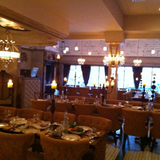 Das Foto wurde bei Onegin Restaurant von Aleksandr K. am 10/23/2011 aufgenommen