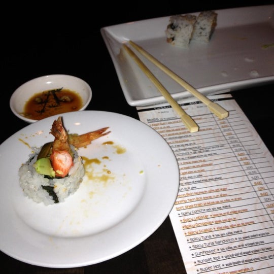 Photo prise au Gekko Sushi and Lounge par Reggie S. le7/27/2012