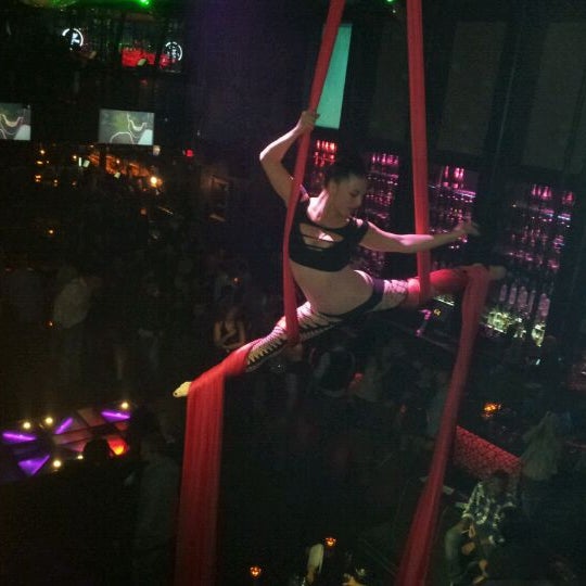 Foto tomada en Gold Room Nightclub  por MJEG el 12/18/2011