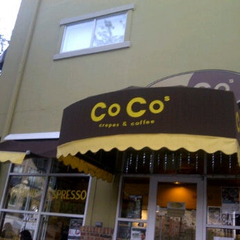 รูปภาพถ่ายที่ Coco Crepes, Waffles &amp; Coffee โดย Juan G. เมื่อ 11/13/2011