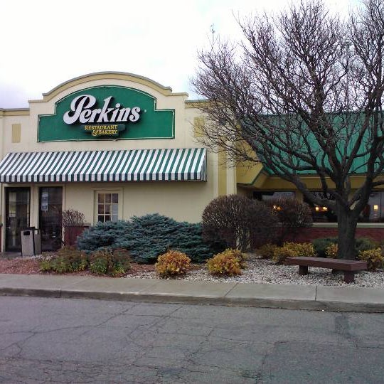 Das Foto wurde bei Perkins Restaurant &amp; Bakery von Keith K. am 11/13/2011 aufgenommen