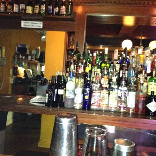 3/19/2012 tarihinde andrea l.ziyaretçi tarafından Mumbles Restaurant'de çekilen fotoğraf